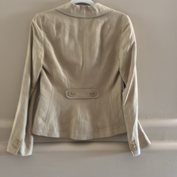 Banana Republic Linen and Silk Blazer. Light Tan. Size 2. NWT. - Picture 4 of 8